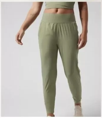 Athleta Workout Run With It Pant XSmall Eucalyptus Olive Running - NWT • $43.98