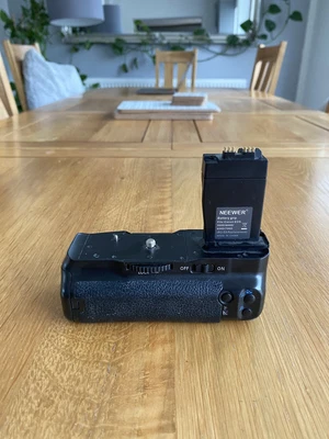 £0.99 • Buy Neewer Battery Grip For Canon EOS 550D/600D/650D/700D Rebel T2i/T3i/T4i/T5i