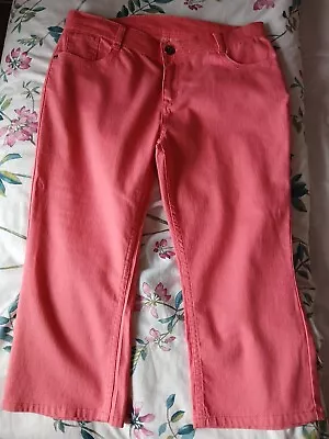 Marks & Spencer Cropped Trousers Size 14 • £2