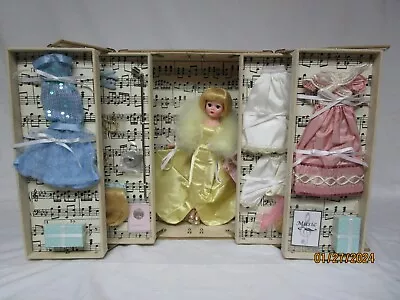 Rare MUSIC 2007 UFDC Madame Alexander 10  Cissette Souvenir Doll Trunk 46215 • $195