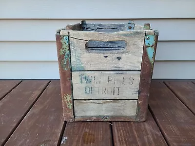 Vintage TWIN PINES DETROIT Dairy Crate Wood/Metal Box~ Bottle Carrier • $49.99