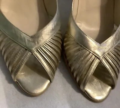 Stunning Gold  JANE SHILTON Ladies Classy Shoe EU 41  Wide Fit UK 7 • £14.99