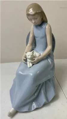 Lladro Nao Seated Girl With Cat • £39.99