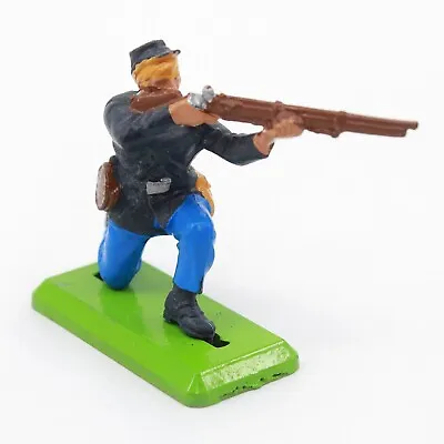 Britain DEETAILS Civil War Union Infantry Soldier Kneeling Miniature Figure • $6.99