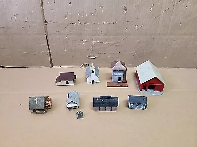 N Scale Assembled Buildings Lot Of 8 Pieces AS PHOTOS SHOW • $0.99