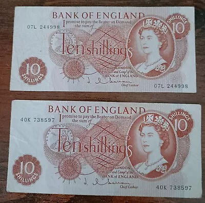 X2 Hollom Ten Shillings Banknote • £8