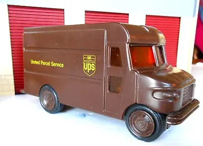 Ups Delivery Truck.  Shown With Mth Warehouse.   Lionel Compatible  5-pic • $30.75