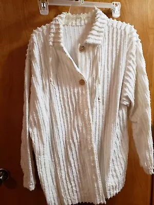 Vintage Large Womens White Chenille Jacket Bed Jacket Buttons Closure • $19.95