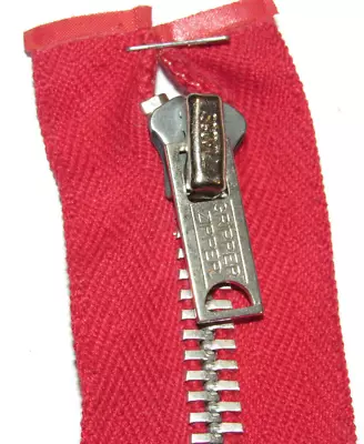 Unused Vtg Scovill Gripper Zipper 18  Separating Zipper! Red! Size#6! Nos! Usa! • $21.99