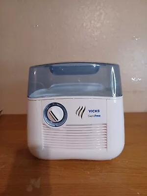 Vicks V3900 Germ Free Cool Mist Humidifier • $19.99