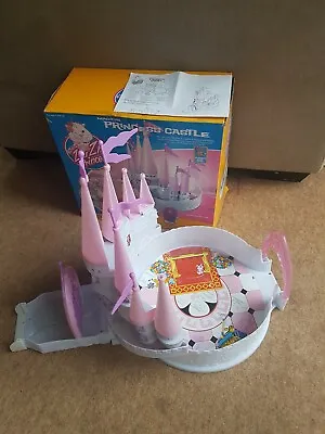 ZHU ZHU PRINCESS MAGICAL PRINCESS CASTLE With PRINCESS SNOWCUP HAMSTER  WITH BOX • £10.99