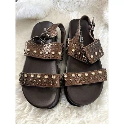 Very Volatile Ladies Studded Comfort Sandals Sz (9) Nwob • $17.95