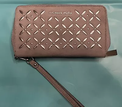 Michael Kors Wallet New • $20