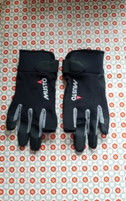 £5 • Buy Musto Essential Sailing Gloves Short Finger Black Size XS
