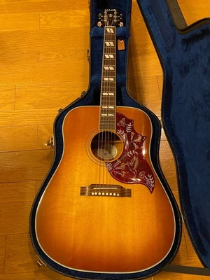 $3300 • Buy Gibson Hummingbird 2014 Acoustic Guitar