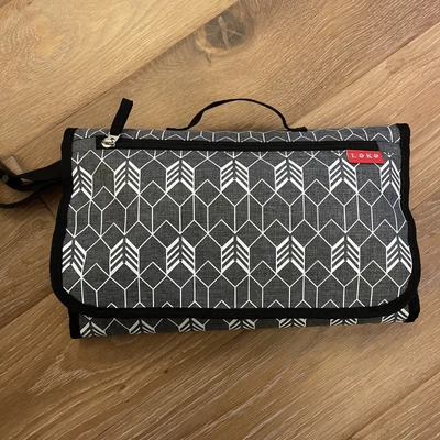 £10 • Buy Leko Changing Mat And Bag