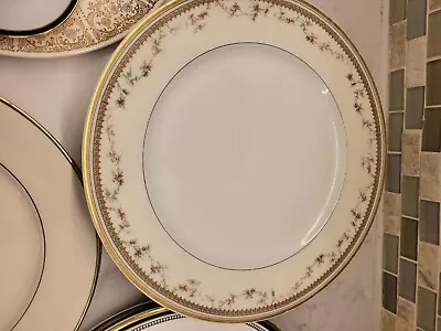 VTG Haviland Limoges France Dinner Plate Berries Floral Yale  (set Of 2) • $29.95