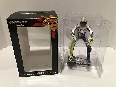 1:12 Minichamps 2009 Valentino Rossi #46 Figurine Riding Startbox 312090046 • $99.98