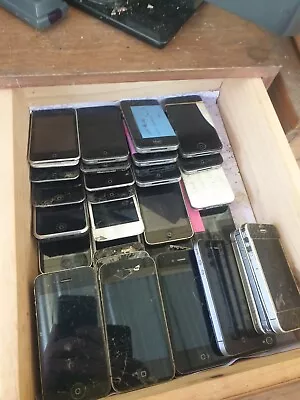 Old Iphone/ipod Bulk Lot • $50