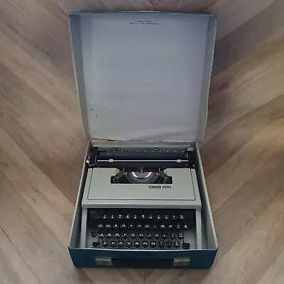 Vintage Olivetti Dora Grey Portable Manual Classic Typewriter 1970's In Case • £44.99