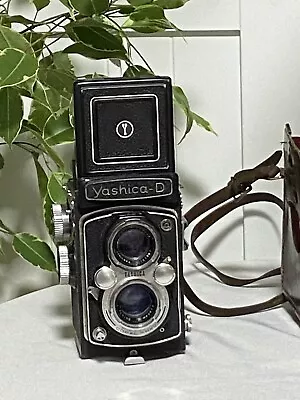 Vintage TLR  YASHICA D  Camera Twin Lens Reflex  F/3.5 Lens & Leather Case • £140