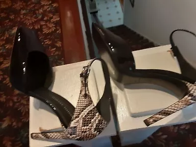 $299.99 • Buy Zanotti Size 41  Black Patent And Snakeskin. Mint