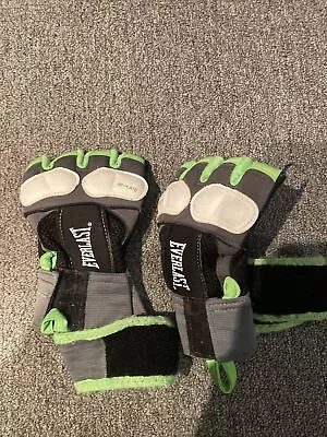 Ufc Everlast Gloves For Sparring Adult Size Small / Medium (1453) • $6.12