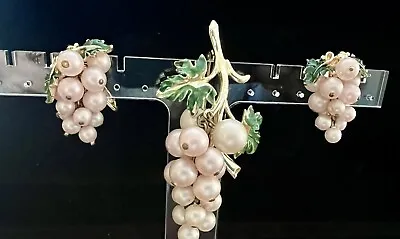 Vintage Signed Coro Gold Tone Pink Pearl Grapes Bunch Pin And Clip Earrings Set • $22.99