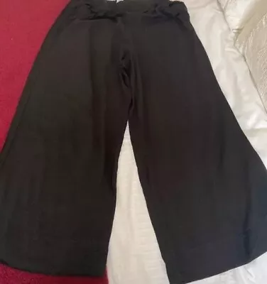H & M Ladies Wide Legged Black Trousers Size 10 (36) Cropped • £7