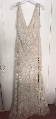 Monique Lhuillier Beige Chantilly Lace Sleeveless Deep V Wedding Gown 10 Sample • $1398