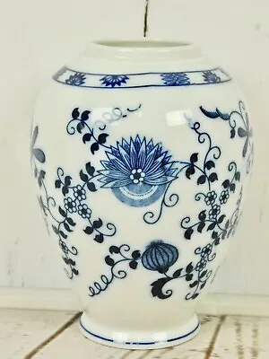 Vienna Woods Seymour Mann Japan Blue Onion Design 6.5  Vase Blue White • $24.95