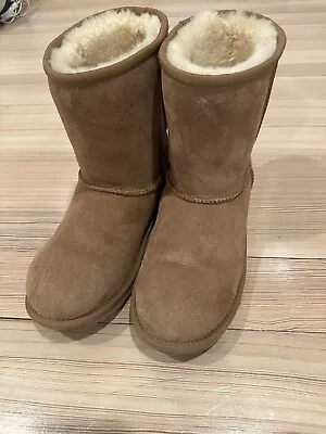 UGG Women's Classic Short II Boots • $10