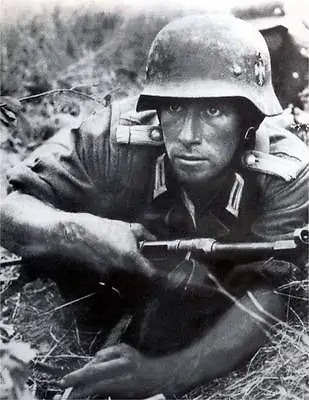 WWII Photo German Soldier Armed With MP40 WW2 B&W World War Two Wehrmacht / 2204 • $5.99