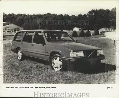 1989 Press Photo 1990 Volvo 740 Turbo Station Wagon - Tua54555 • $19.99