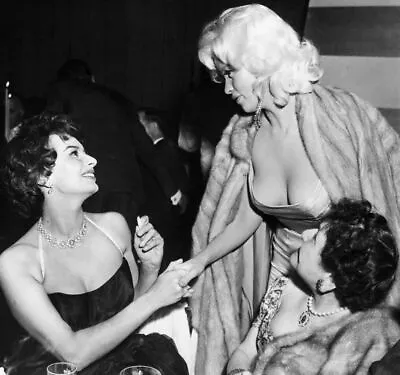 Sophia Loren And Jayne Mansfield 1957 Greeting Black And White 8x10 Picture Cele • $3.99