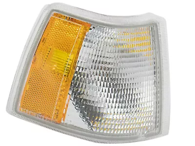 Fits 1993-1997 Volvo 850 Turn Signal Corner Light Passenger Right Side VO2551101 • $26.40