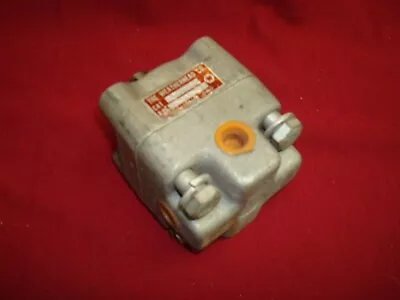 The Weatherhead Mini? Hydraulic Pump  Model P 301ucd 20-02543-1 • $130