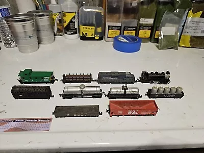 N Scale Locomotives And Rolling Stock Lot • $9.51