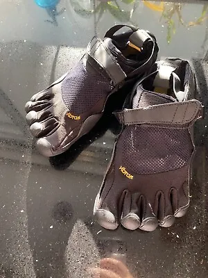 Vibram FiveFingers Running Shoes Women’s Size 40 Black Barefoot • $39.99