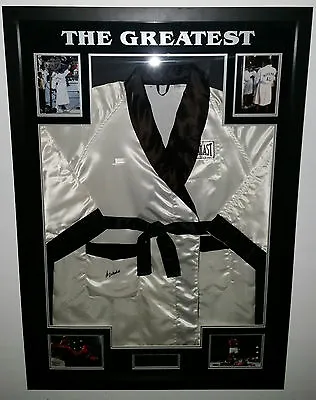 *** Rare MUHAMMAD ALI SIGNED ROBE GOWN Autograph Display*** AFTAL DEALER • £4995