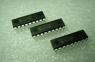 Pic16c711-04/p (x2 Chips) Microchip Mcu 8bit Pic16 4mhz Dip-18 Ukinstock • £5.88