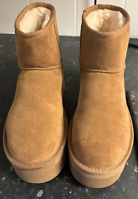 UGG Classic Mini Platform Ankle Boots - Chestnut. Size 6. • £80