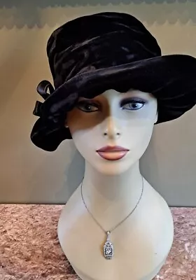 Vintage 30s 40s 50s Ladies Cloche HAT Black Velvet Flapper Style Cloche Hat • $14.77