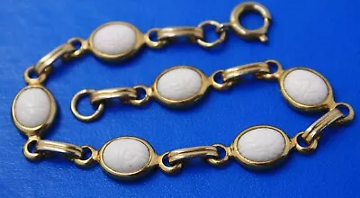 Vintage Milk Glass Scarab Beetle Cabochons Gold Tone Bracelet 7  • $18.99