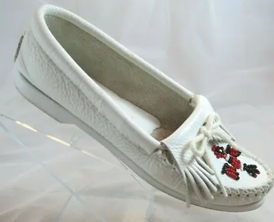 Minnetonka Thunderbird Beaded White Moccasins Shoes Slip Ons Women’s US 7 • $33.99