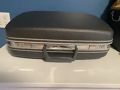 Vintage Samsonite Suitcase Hardshell Luggage Silhouette Line Gray 20” With Key! • $34