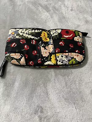 Vera Bradley Wristlet Poppy Fields 2010 Zip 10” X   5” • $12.95