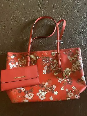 Michael Kors Handbag And Wallet Set • $80