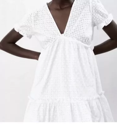 BNWT Zara White Broderie Cutwork Lace V-Neck Tie-Back Dress Size L • $31.08
