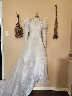 Vintage Wedding Dress - 1980s. Sequin And Bead Details. Has Matching Headpiece.  • $200